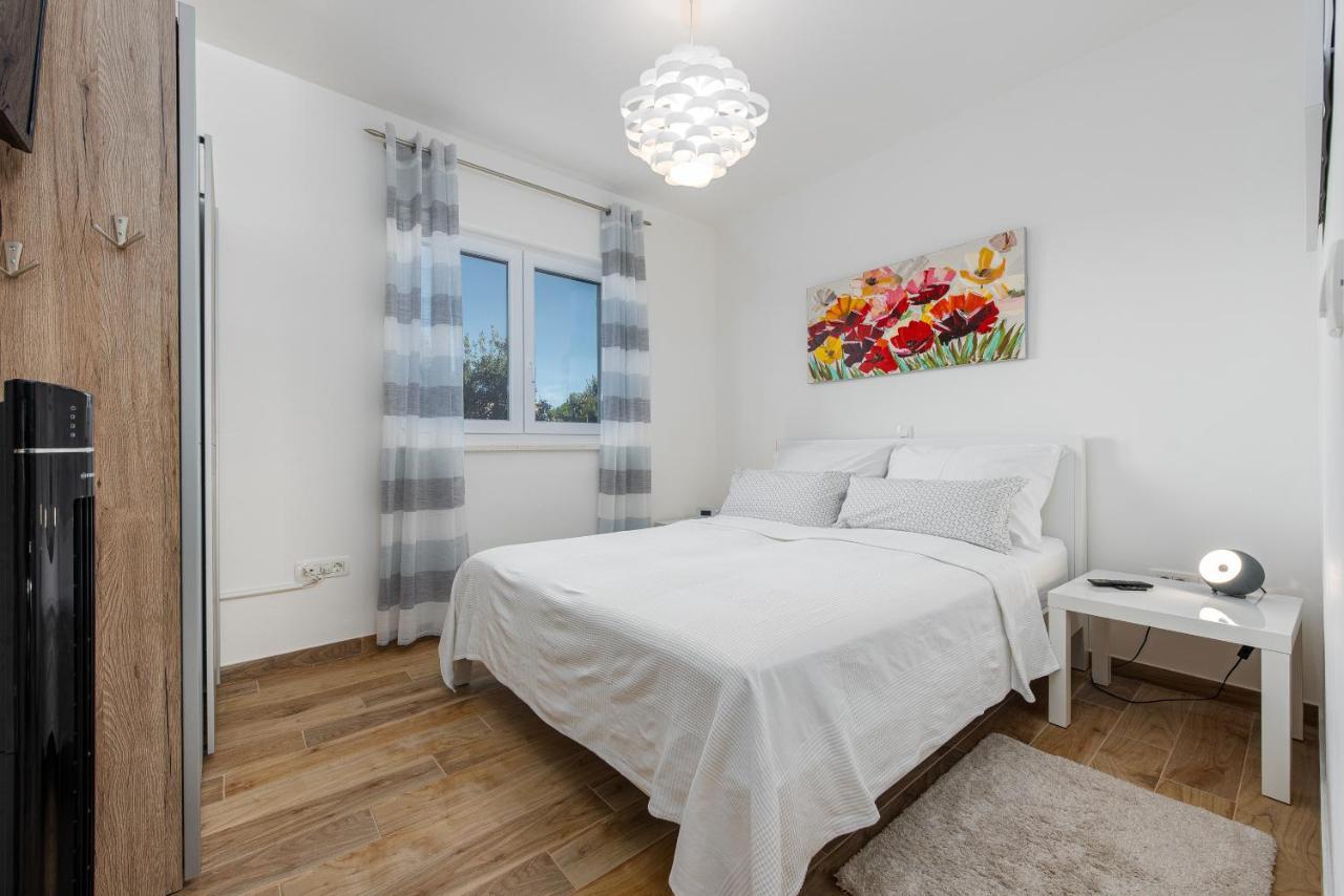 Apartamento Hibiskus App1 Vir Exterior foto